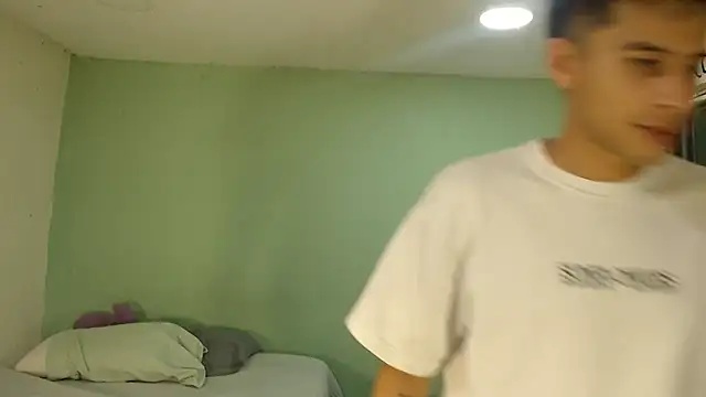 danielitopapuu online show from February 25, 12:20 am