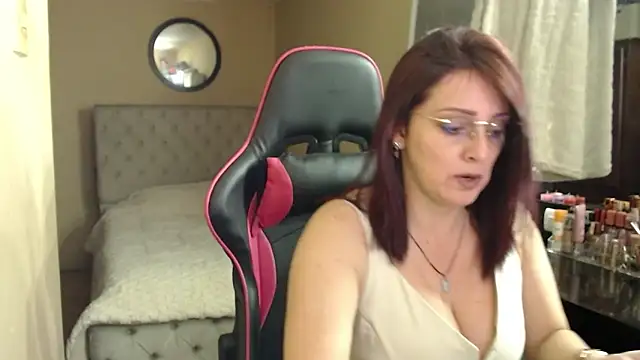 Carol Scottt online show from April 12, 12:04 am