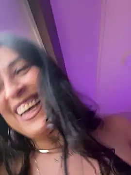 CarolaDrago online show from February 3, 8:14 pm