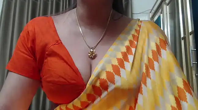 desi-maisa130 online show from December 27, 4:32 pm