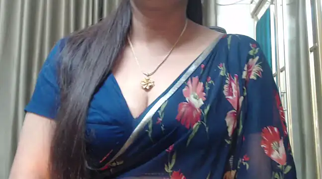 desi-maisa130 online show from January 16, 6:37 pm