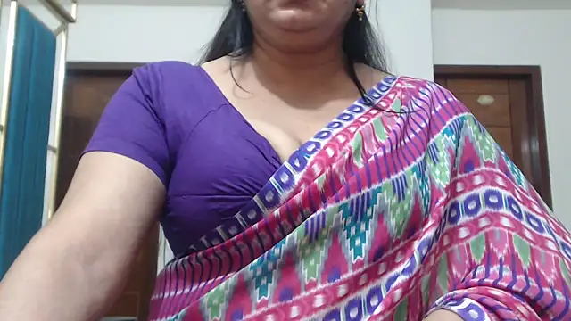 desi-maisa130 online show from May 18, 5:19 pm