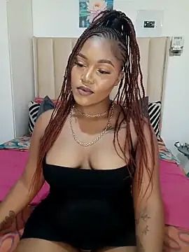 Snapshot of charmainexxx chatting on April 11, 1:15 pm charmainexxx online show from April 11, 1:15 pm