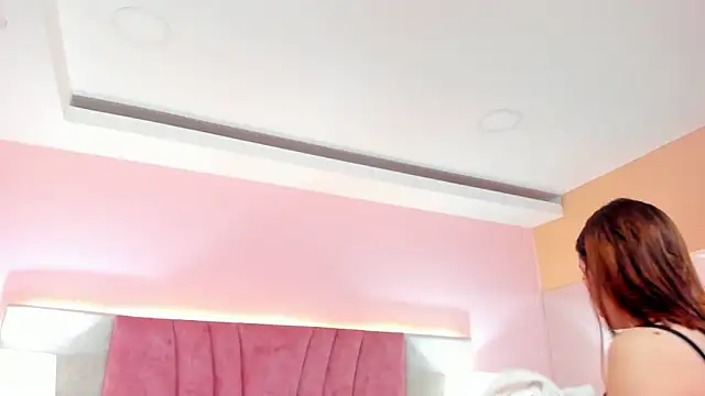 SophiaLaurens online show from February 5, 12:06 pm