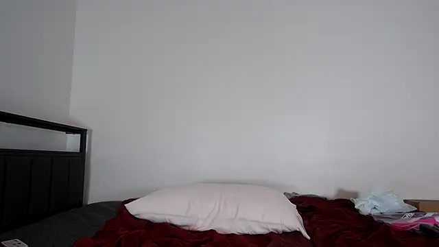 QueenLolaX online show from February 19, 4:41 am