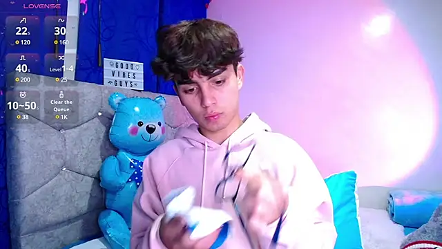 OwenBluee online show from December 24, 3:27 am