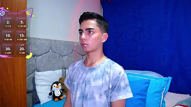 OwenBluee online show from September 12, 10:10 pm