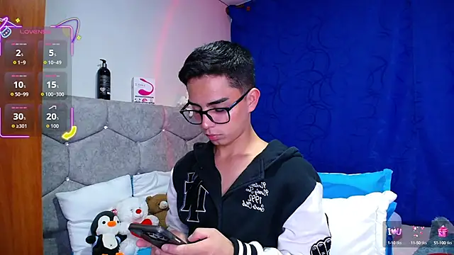 OwenBluee online show from September 14, 9:25 pm