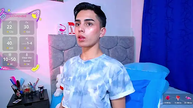 OwenBluee online show from November 11, 6:24 am