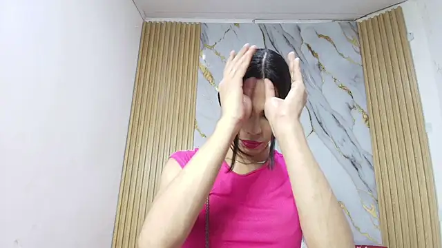 Snapshot of Luluu_08 chatting on February 9, 1:37 pm Luluu 08 online show from February 9, 1:37 pm