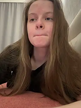 wrenlie online show from December 19, 5:42 pm