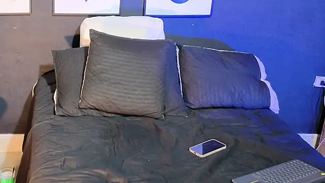 Dylanwhite23  online show from April 8, 8:58 am