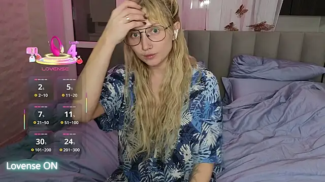 GoodGirl0024 online show from February 24, 7:52 pm