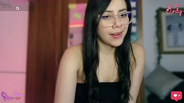 LauGrayJ online show from March 29, 8:53 pm