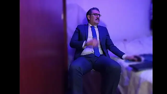 BushBator online show from December 16, 7:13 am