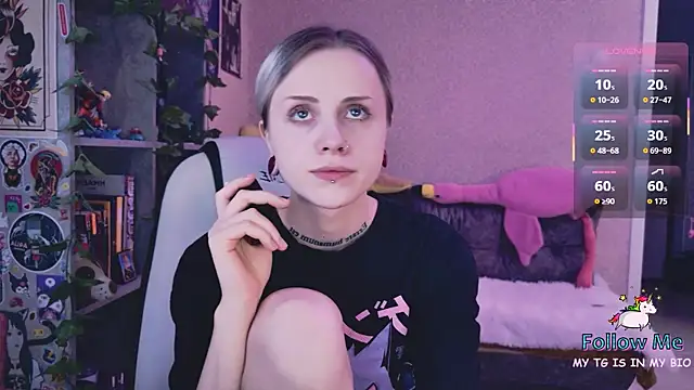 NaniMoore online show from March 12, 8:15 pm