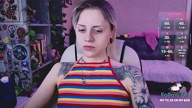 NaniMoore online show from April 4, 8:17 pm