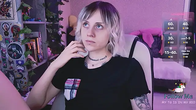 NaniMoore online show from April 6, 8:21 pm