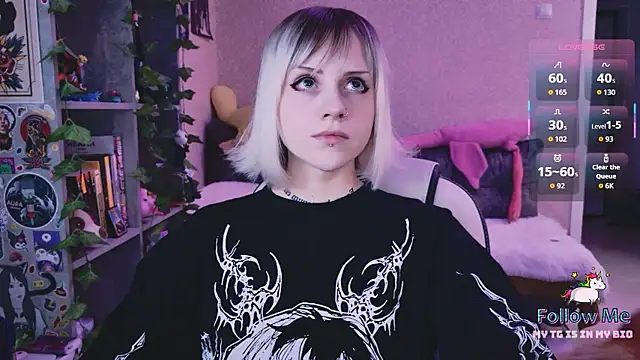 NaniMoore online show from April 10, 8:13 pm