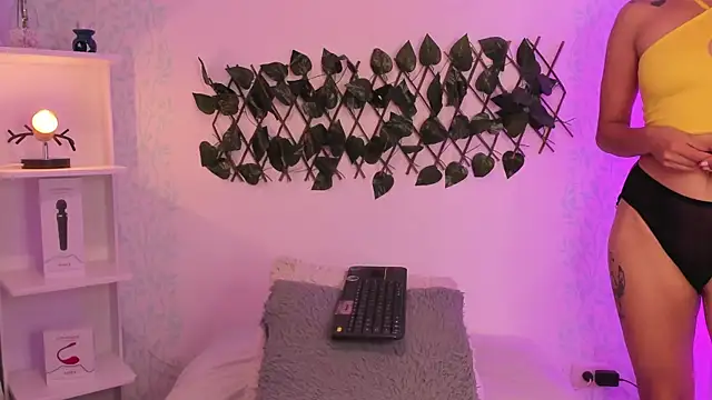 Snapshot of Eva_ritz chatting on February 6, 9:18 pm Eva ritz online show from February 6, 9:18 pm
