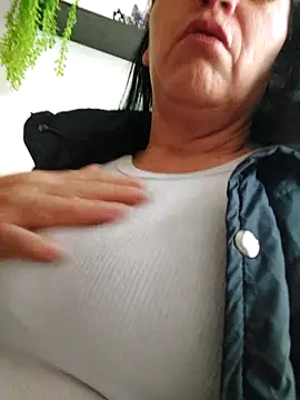 clarita 01 online show from September 26, 1:37 pm