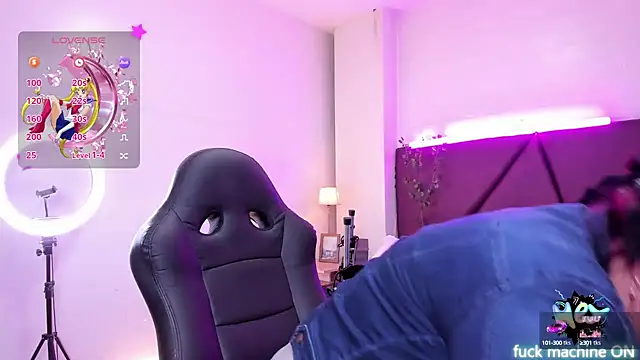 Karlee Greys  online show from January 10, 8:15 pm