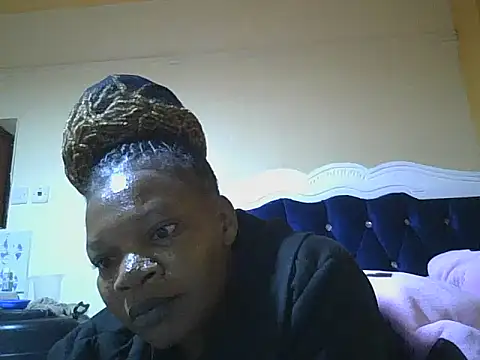 Snapshot of clakemmy250 chatting on December 7, 8:27 pm clakemmy250 online show from December 7, 8:27 pm