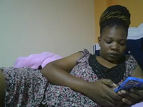 Snapshot of clakemmy250 chatting on January 1, 6:49 pm clakemmy250 online show from January 1, 6:49 pm