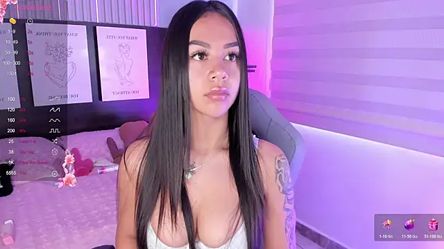 Snapshot of Violet_spencer chatting on November 7, 7:14 pm Violet spencer online show from November 7, 7:14 pm