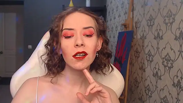 Snapshot of FascinatingEyess chatting on June 1, 7:15 pm FascinatingEyess online show from June 1, 7:15 pm