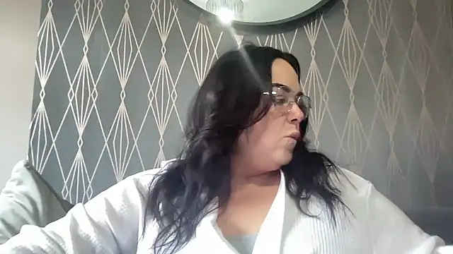 Snapshot of clara_lu chatting on March 18, 8:47 am clara lu online show from March 18, 8:47 am