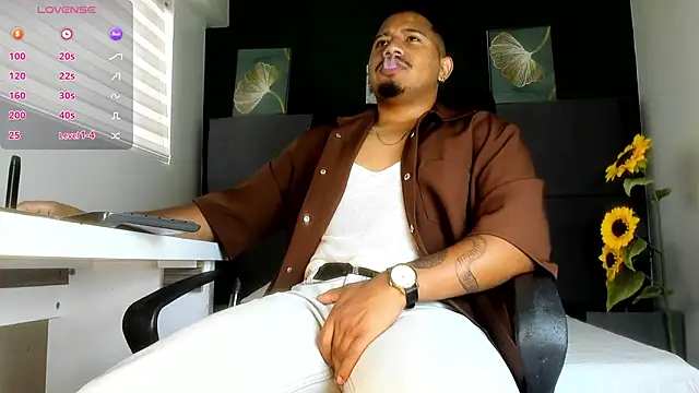 Snapshot of Jan_Flp chatting on October 13, 1:00 pm Jan Flp online show from October 13, 1:00 pm