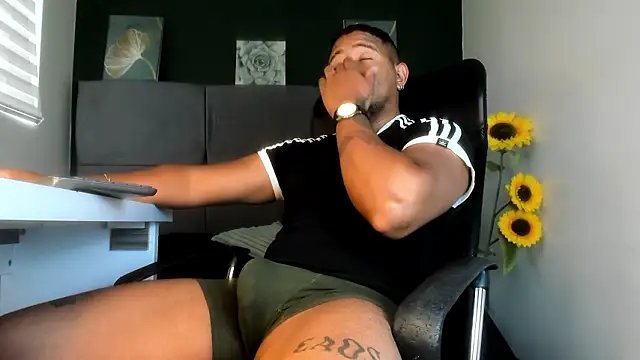 Snapshot of Jan_Flp chatting on January 15, 12:54 pm Jan Flp online show from January 15, 12:54 pm