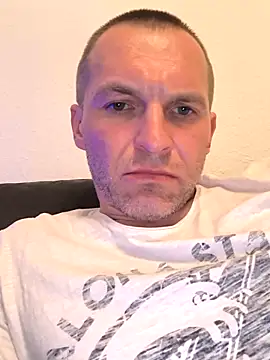 AttractiveSilk5 online show from March 8, 7:01 am