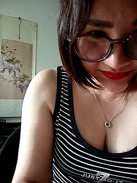 Snapshot of Rose_DiDi chatting on April 30, 5:36 am Rose DiDi online show from April 30, 5:36 am