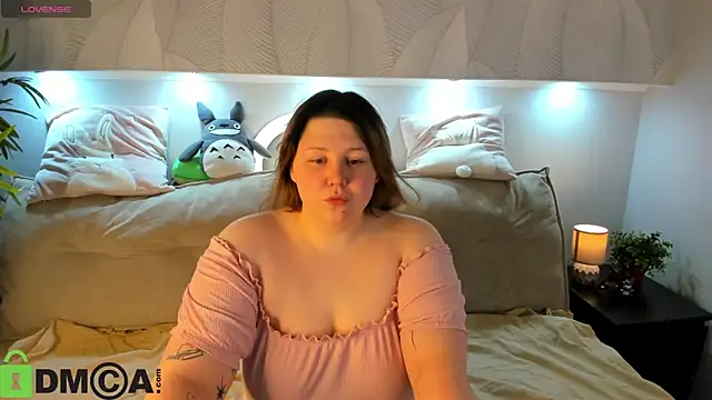 Ruth Oliver online show from April 6, 1:03 am