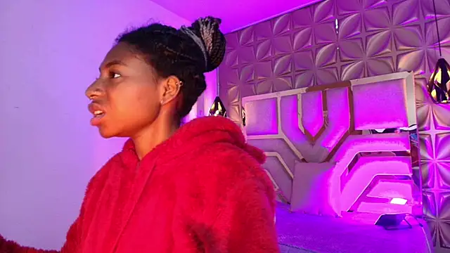 Snapshot of Queen_perla_ chatting on February 28, 12:17 pm Queen perla online show from February 28, 12:17 pm