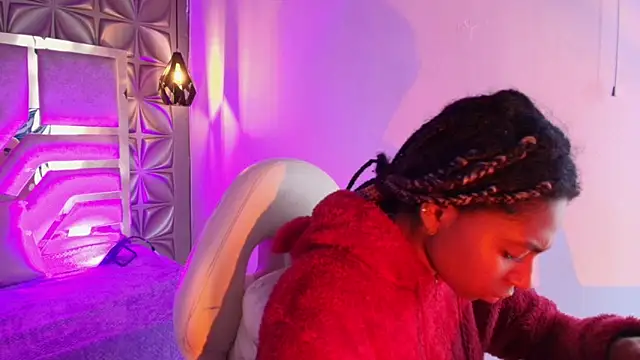 Queen perla  online show from March 5, 12:12 pm