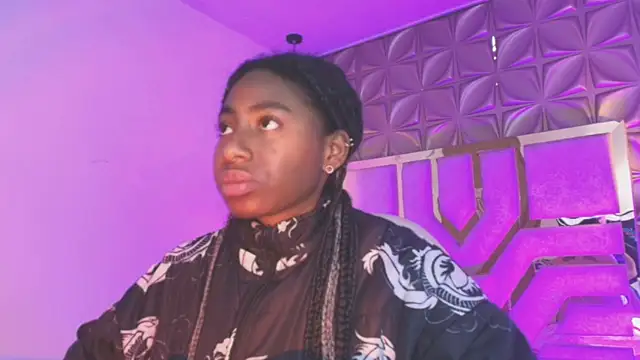 Queen perla  online show from March 28, 12:05 pm