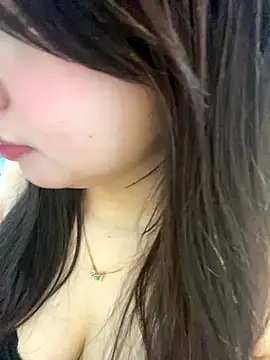 Snapshot of Hotellinh12 chatting on October 28, 4:49 am Hotellinh12 online show from October 28, 4:49 am