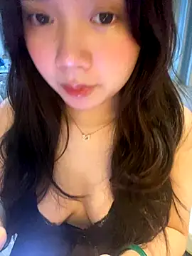 Snapshot of Hotellinh12 chatting on November 7, 3:23 pm Hotellinh12 online show from November 7, 3:23 pm