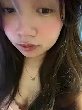 Snapshot of Hotellinh12 chatting on November 10, 4:17 pm Hotellinh12 online show from November 10, 4:17 pm