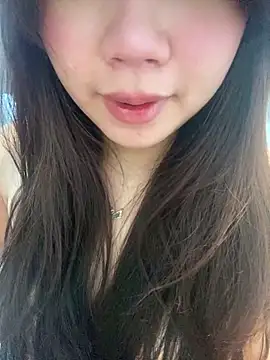 Snapshot of Hotellinh12 chatting on November 19, 6:57 am Hotellinh12 online show from November 19, 6:57 am