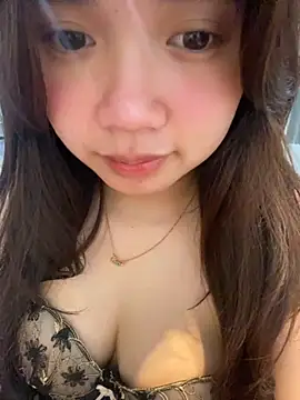 Snapshot of Hotellinh12 chatting on November 25, 8:03 am Hotellinh12 online show from November 25, 8:03 am