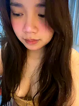 Snapshot of Hotellinh12 chatting on December 1, 5:07 pm Hotellinh12 online show from December 1, 5:07 pm