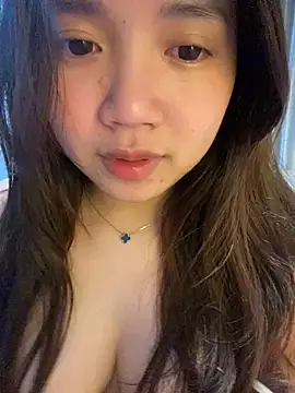 Snapshot of Hotellinh12 chatting on February 27, 4:51 pm Hotellinh12 online show from February 27, 4:51 pm