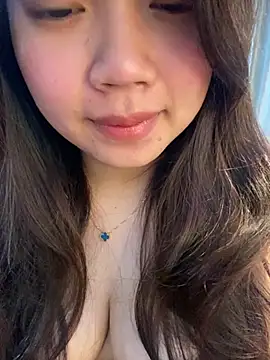 Snapshot of Hotellinh12 chatting on March 9, 5:22 am Hotellinh12 online show from March 9, 5:22 am