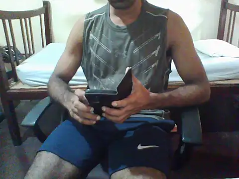 Snapshot of ROCKY_USA_18 chatting on May 13, 6:22 am ROCKY USA 18 online show from May 13, 6:22 am