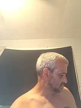 Snapshot of silkstroker6981 chatting on May 27, 3:58 am silkstroker6981 online show from May 27, 3:58 am