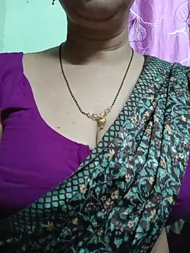 Snapshot of Rosy-B chatting on June 22, 9:45 pm Rosy-B online show from June 22, 9:45 pm